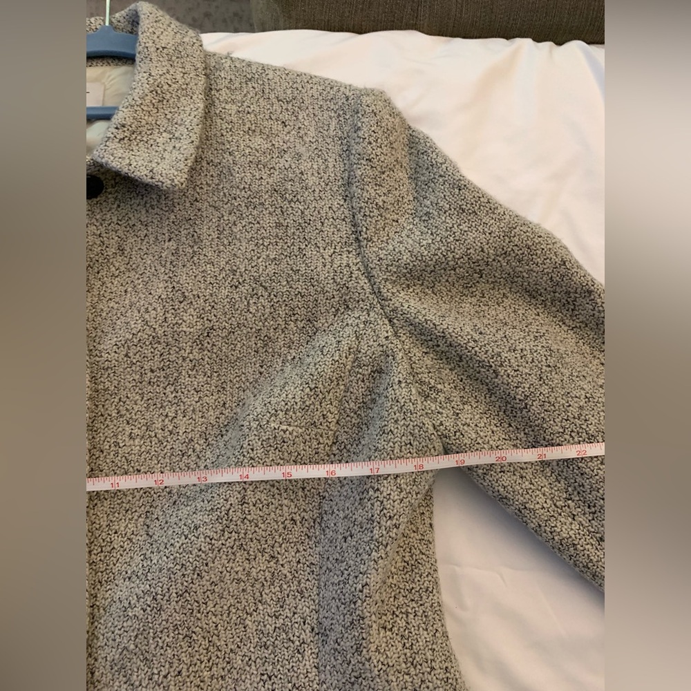 LOFT gray tweed car coat~ good condition ~ size 10 - Picture 4 of 10